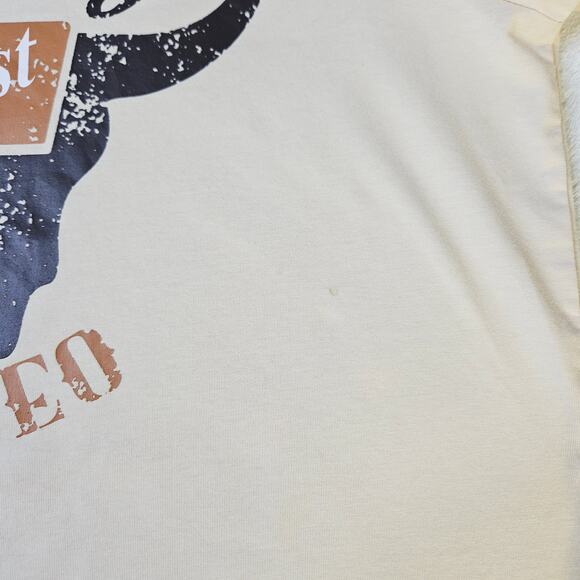 Emery Rose Not My First Rodeo Graphic Tee Shirt Beige Western Cow Skull Medium - Picture 7 of 9